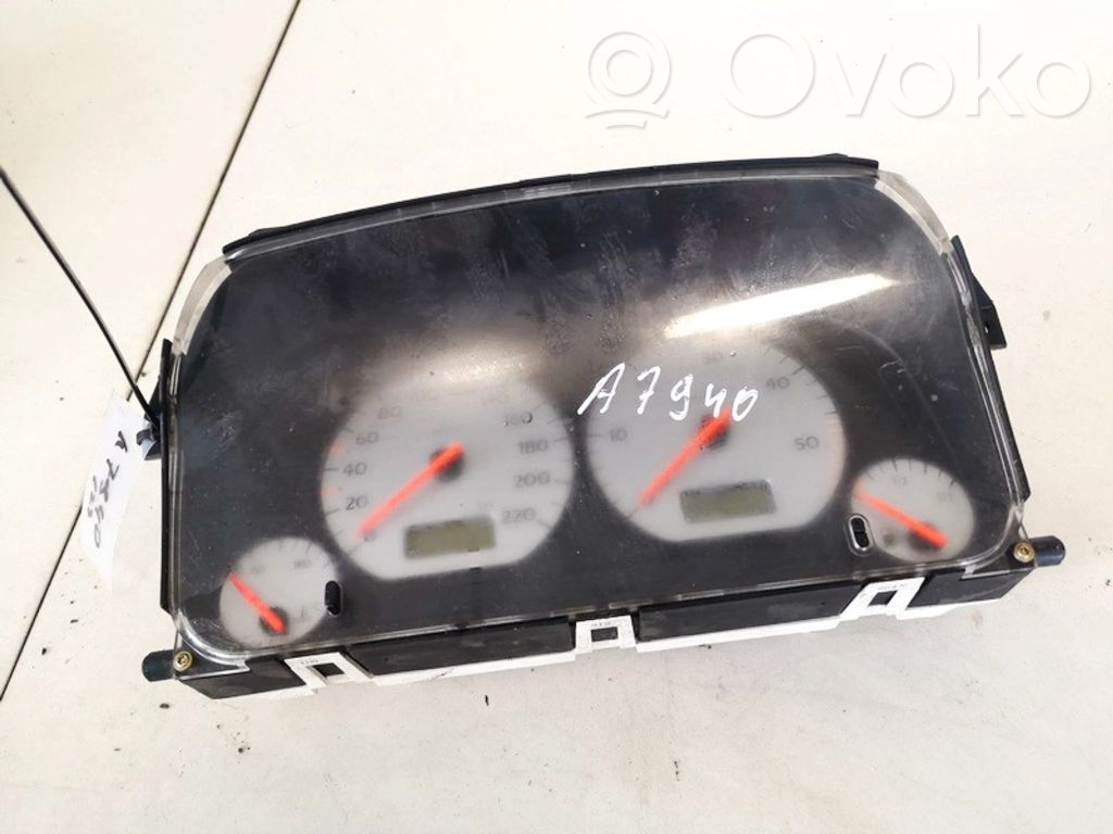 Volkswagen Golf III Nopeusmittari (mittaristo)