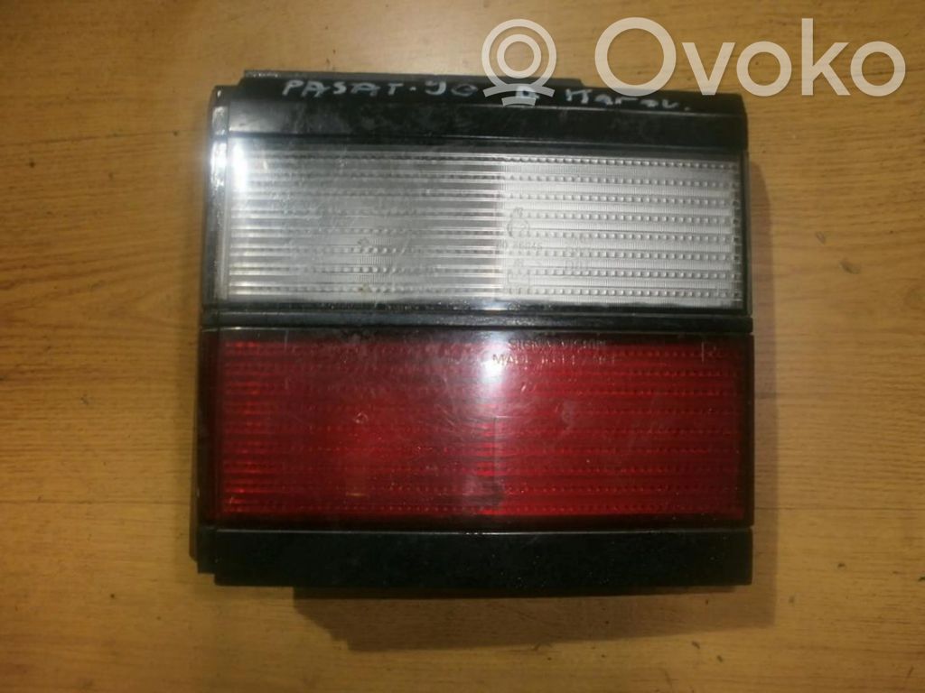 Volkswagen PASSAT B3 Luci posteriori del portellone del bagagliaio 