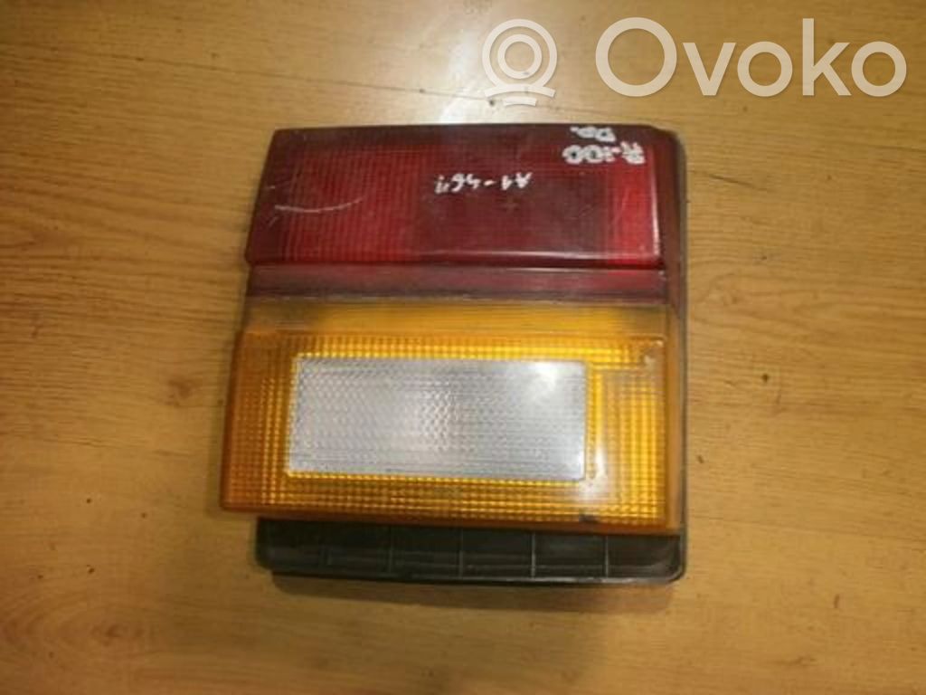 Audi 100 200 5000 C3 Lampă spate în capacul portbagajului 