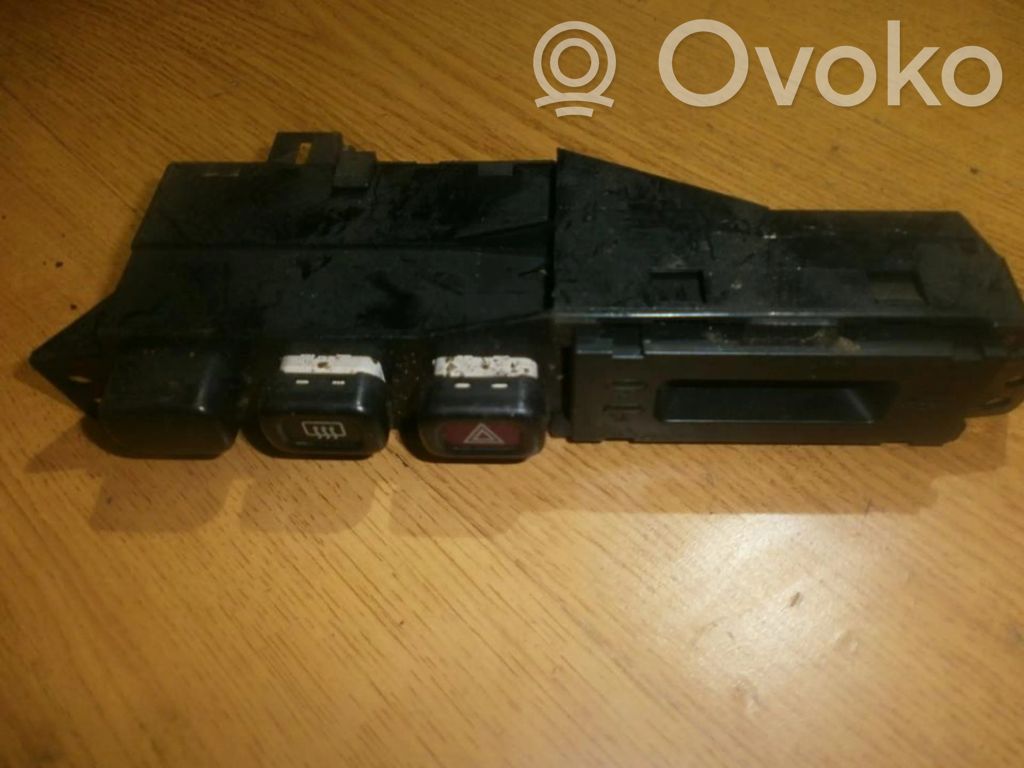 Mazda 323 F Screen/display/small screen 