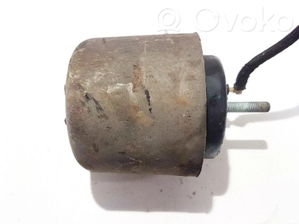 Volkswagen Phaeton Engine mount bracket 