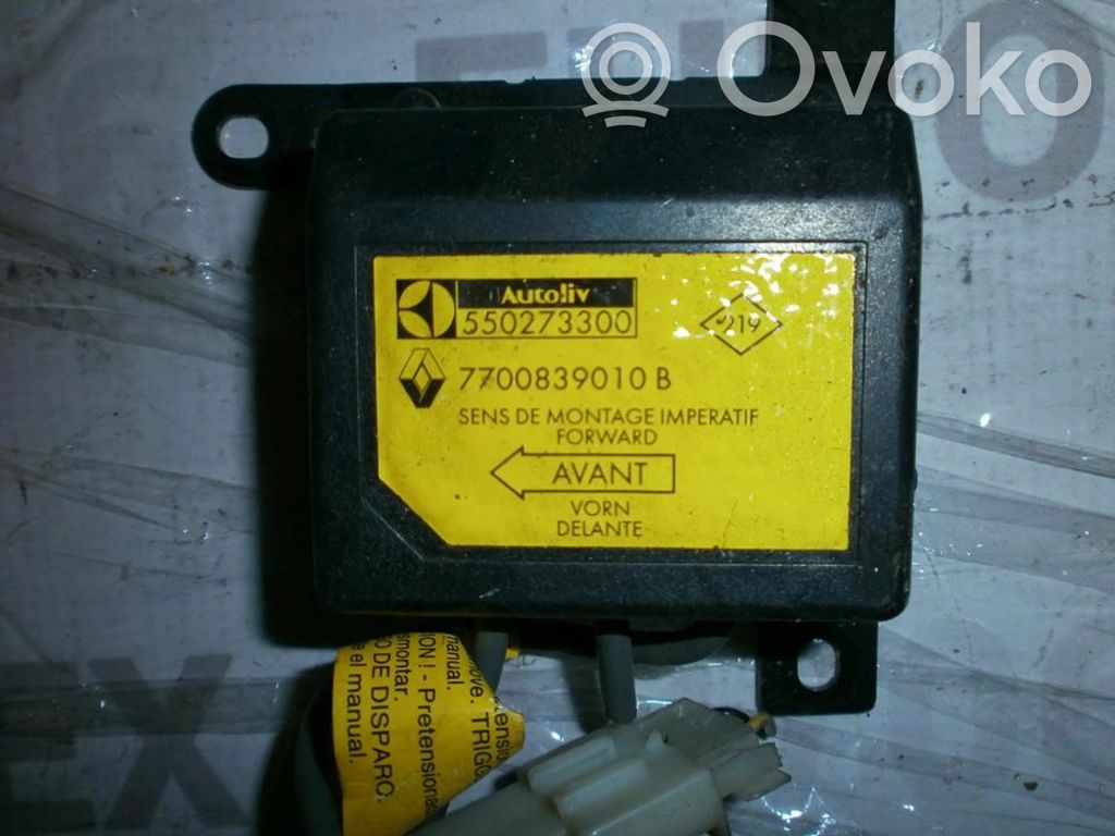 Renault Twingo I Airbag control unit/module 