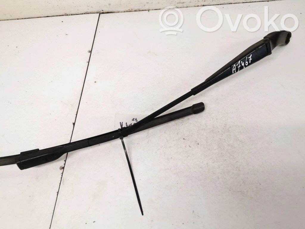 Audi A4 S4 B8 8K Braccio della spazzola tergicristallo anteriore