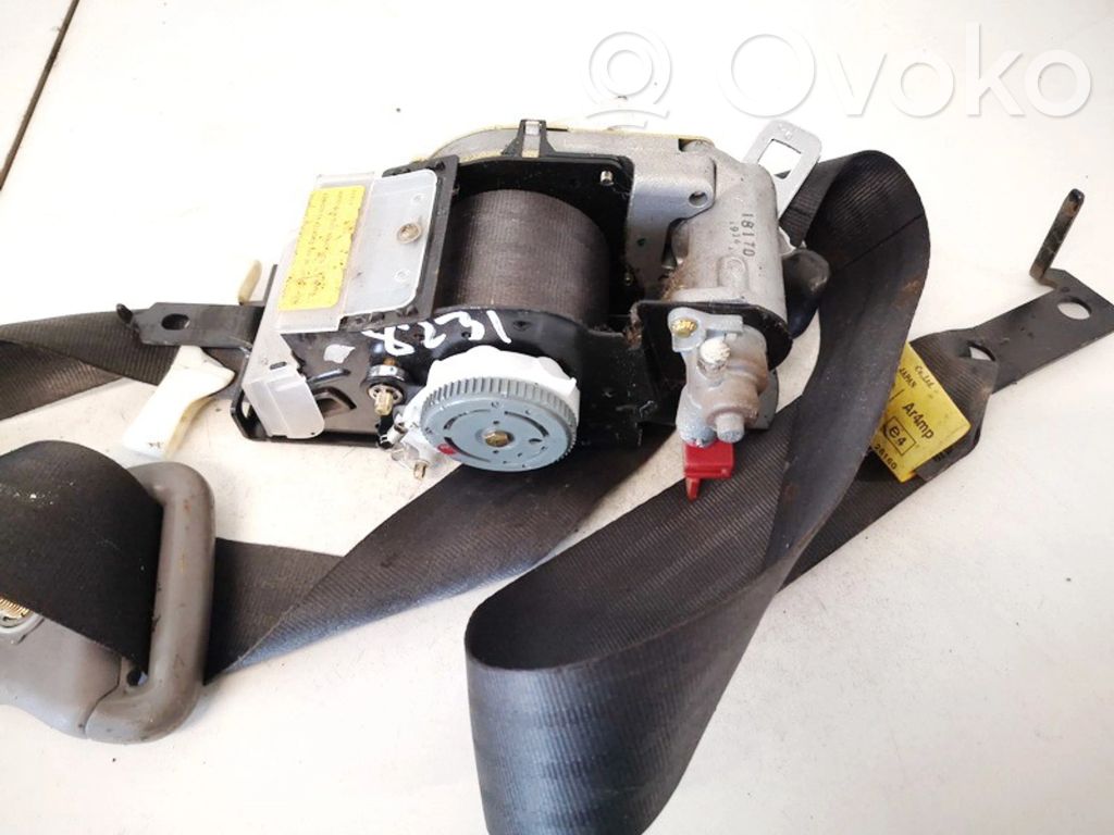 Subaru Forester SF Cinturón delantero 