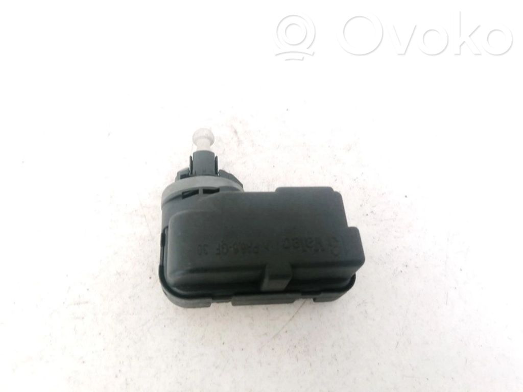 Headlight level adjustment motor