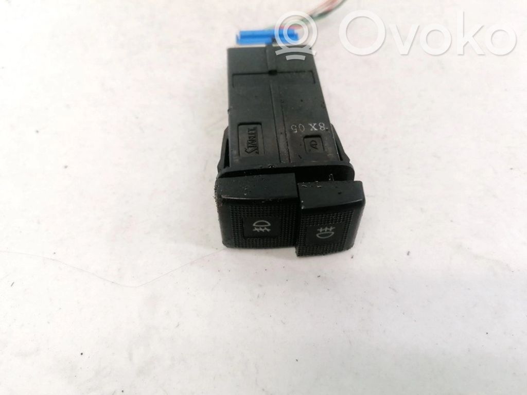 Fog light switch
