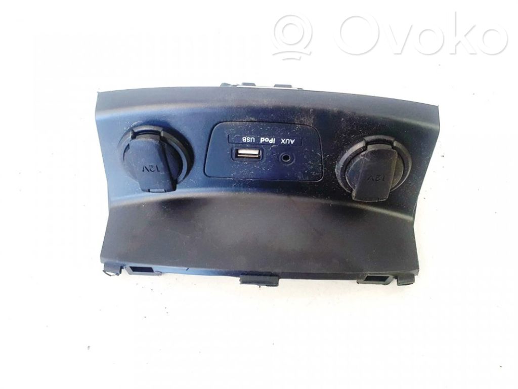 Hyundai i30 Enchufe conector USB 