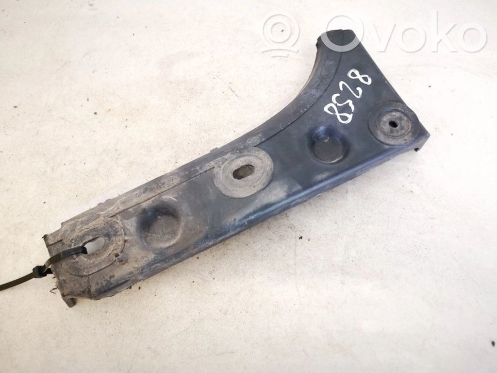 Front bumper mounting bracket   4B0807283,4B0807283