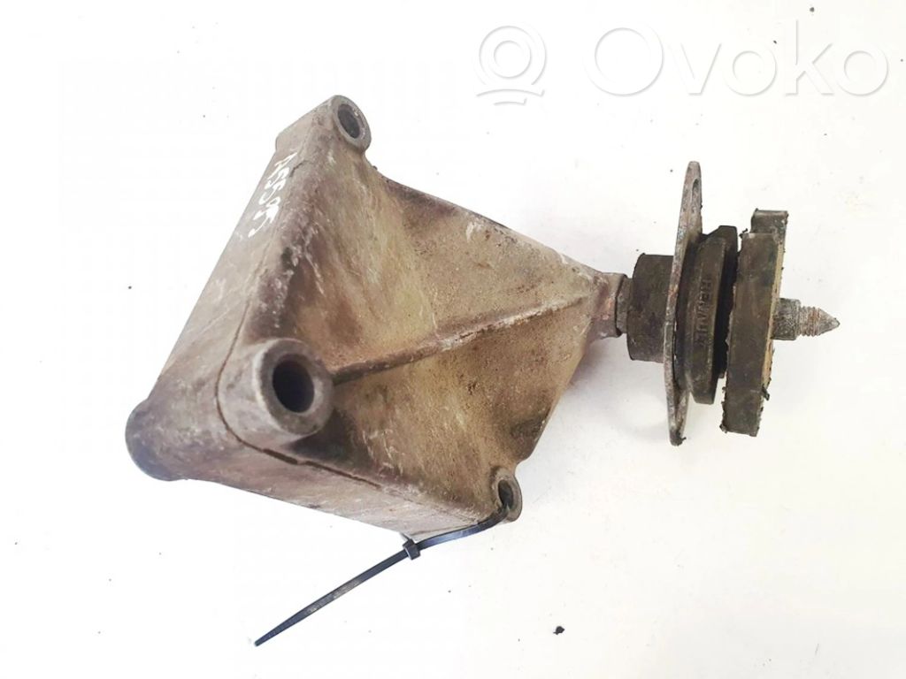 Renault Megane I Engine mount bracket 