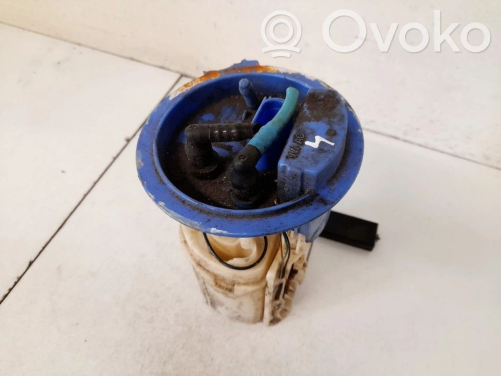 Volkswagen Golf V Bomba interna de combustible 