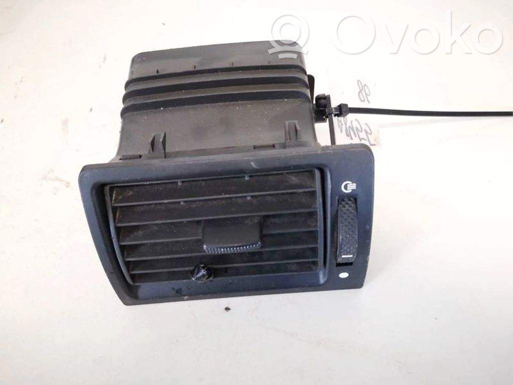 Ford Mondeo Mk III Dysze / Kratki środkowego nawiewu deski rozdzielczej 