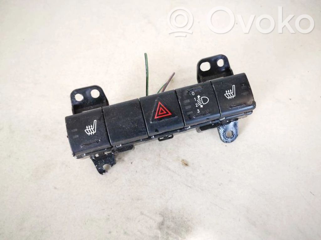 Dodge Caliber Botón interruptor de luz de peligro 