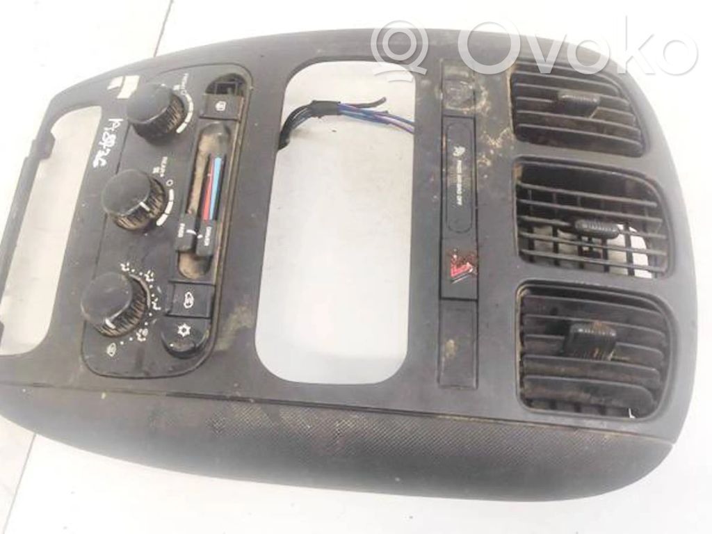 Dodge Grand Caravan Panel klimatyzacji 