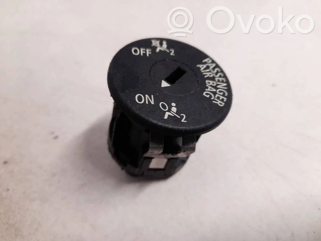BMW 3 F30 F35 F31 Comutator pornit/oprit airbag pasager 