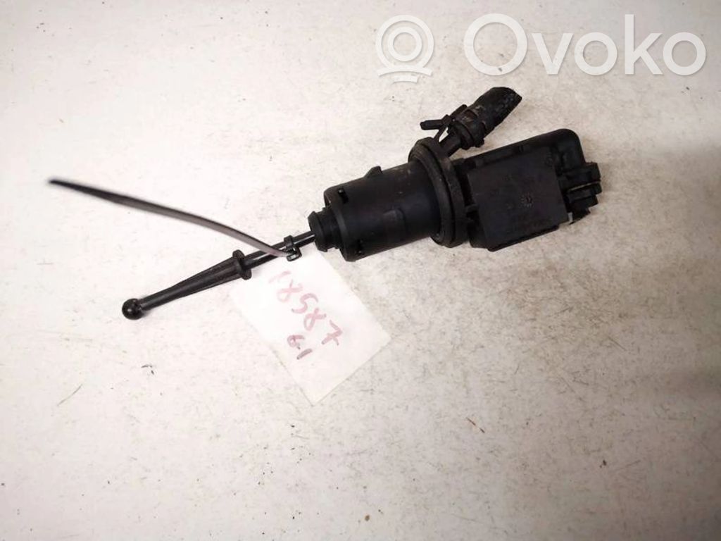 Volkswagen Golf V Pompa della frizione