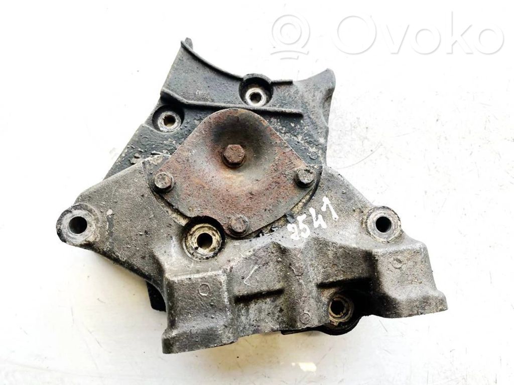 Saab 9-5 Łapa / Mocowanie silnika 