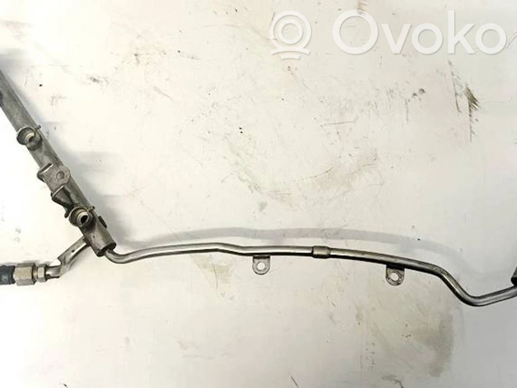 Audi A6 S6 C6 4F Listwa wtryskowa 
