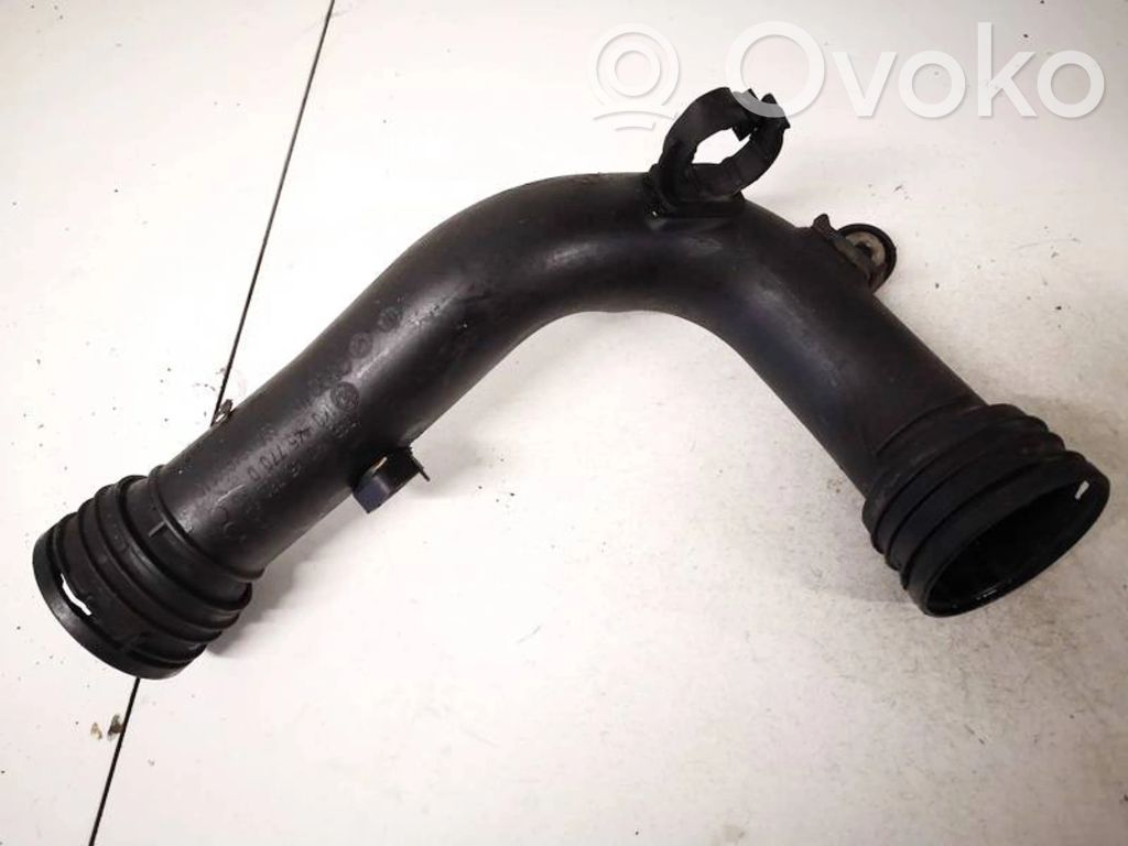 Volkswagen PASSAT B6 Furtun/conductă intercooler 