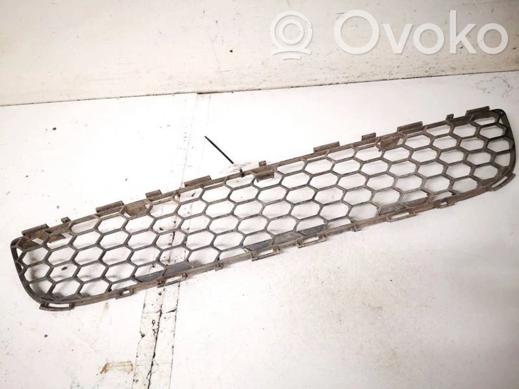 Toyota Corolla Verso AR10 Grille inférieure de pare-chocs avant 