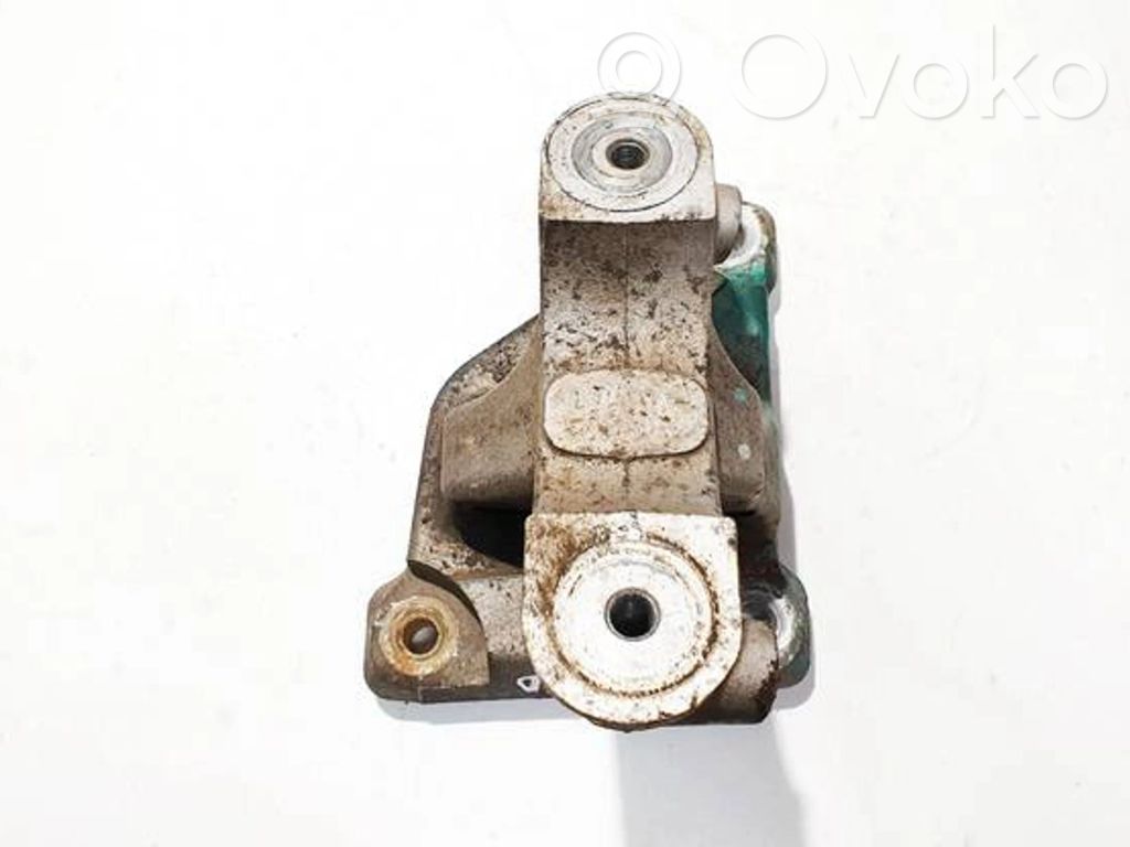 Honda CR-V Engine mounting bracket 