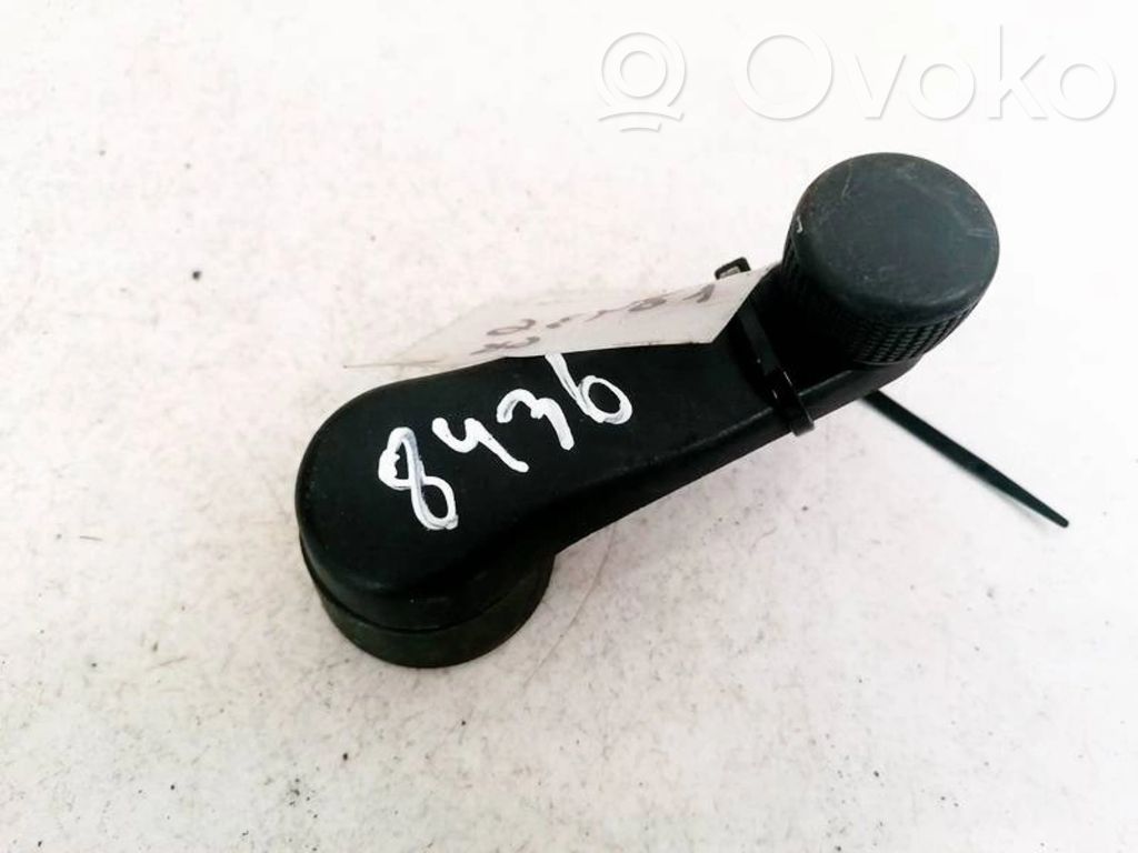 Opel Corsa D Etuoven ikkunan kampi