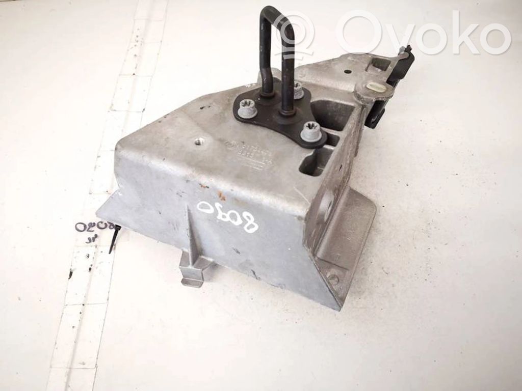 Engine mounting bracket   51734471,51734471