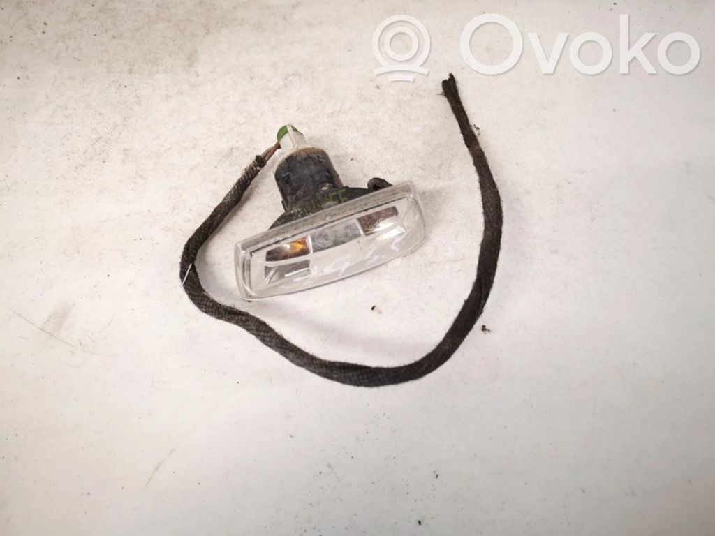 Opel Zafira B Semnalizator bară față 