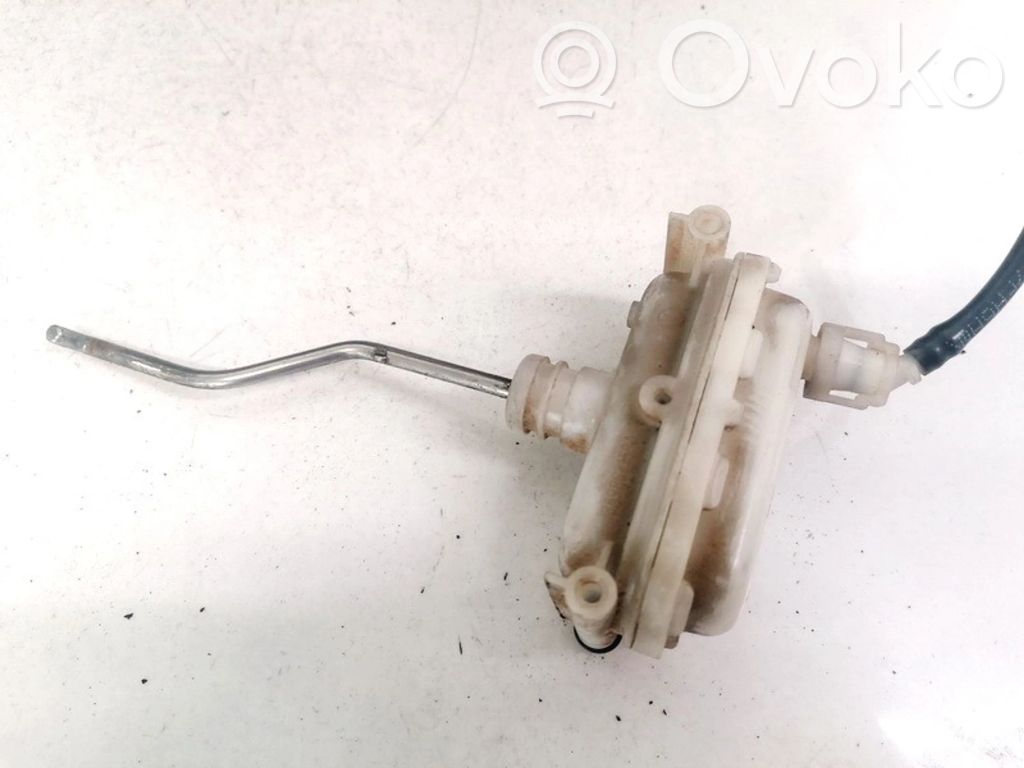 Volkswagen PASSAT B4 Pompa a vuoto chiusura centralizzata 