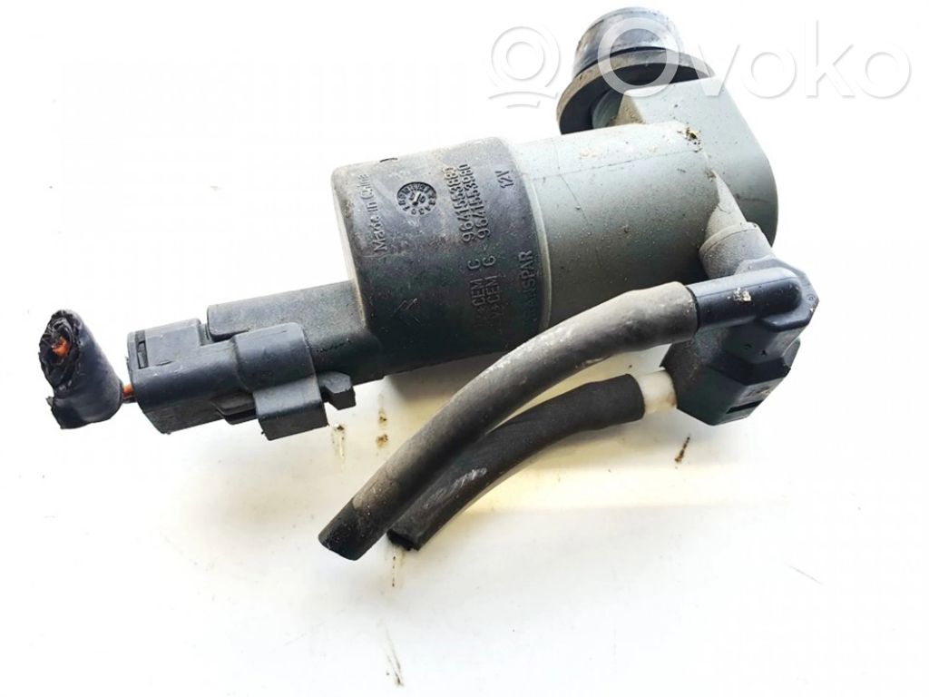 Nissan Qashqai Windscreen/windshield washer pump 