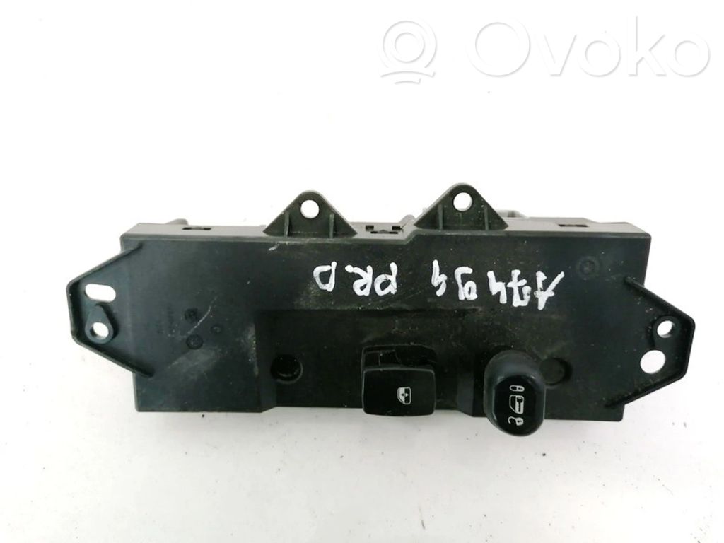 Electric window control switch   04685982AE,7742001,04685982AE,7742001
