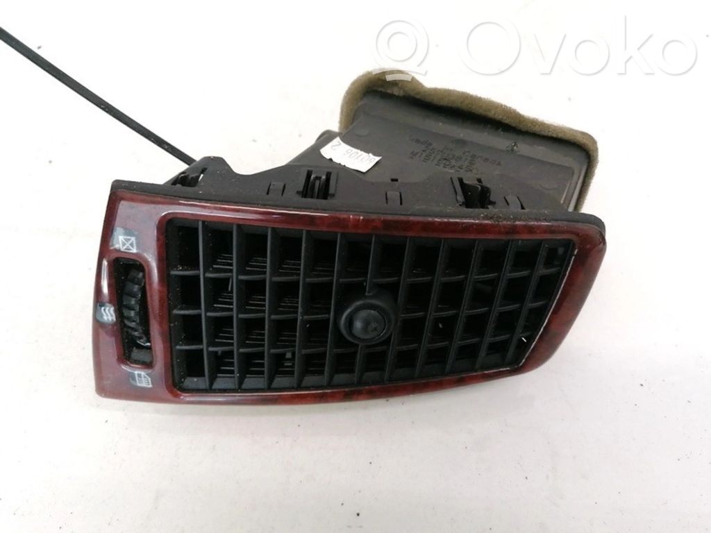 Cadillac CTS Dysze / Kratki środkowego nawiewu deski rozdzielczej 