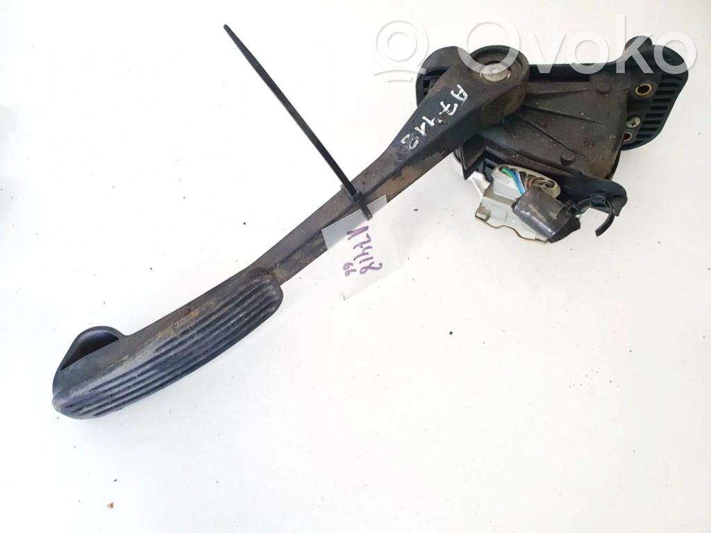 Gaspedal   30636003,6PV00853700,30636003,6PV00853700