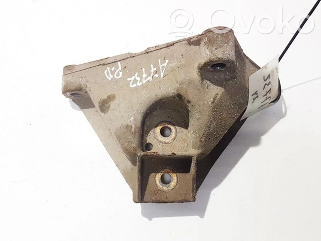 Chrysler 300M Engine mounting bracket 