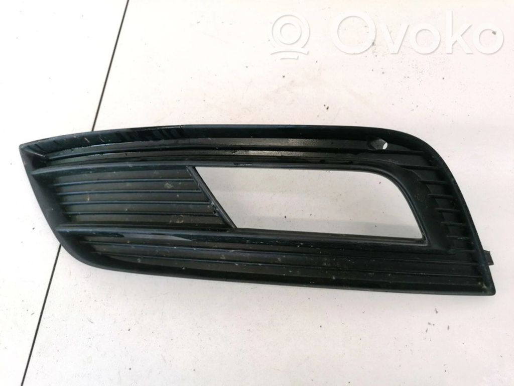 Audi A1 Rejilla inferior del parachoques delantero 