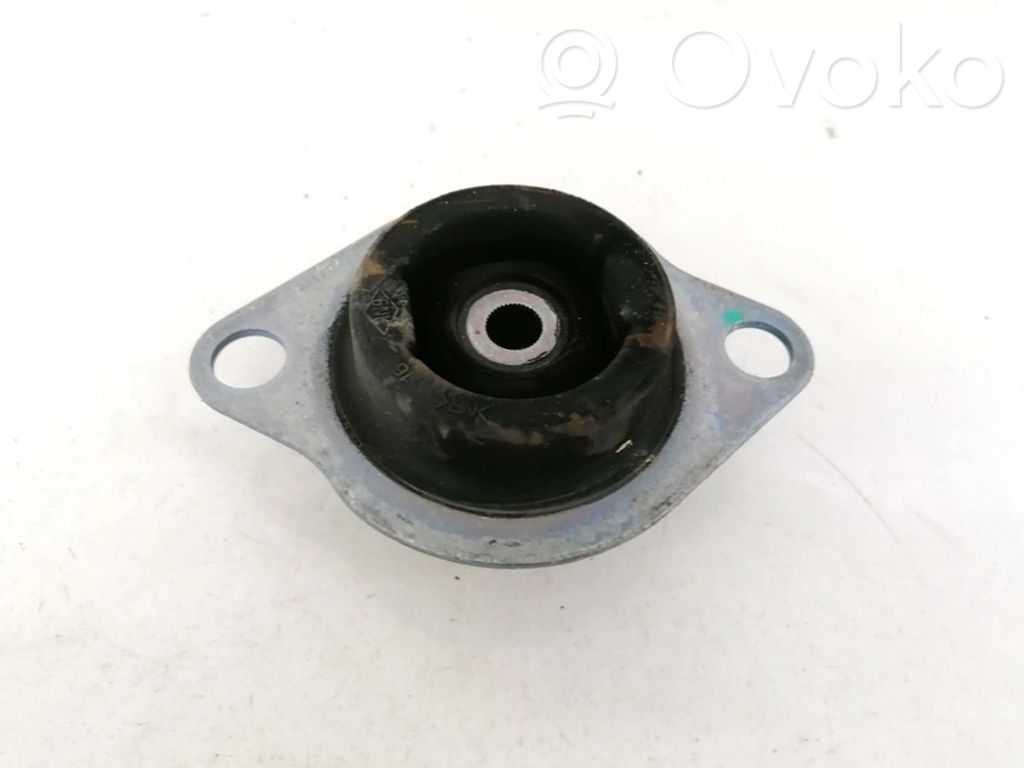 Renault Twingo II Engine mount bracket 