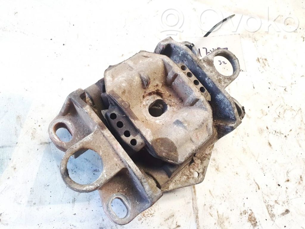 Soporte de montaje del motor   1S717M122,1S717M122