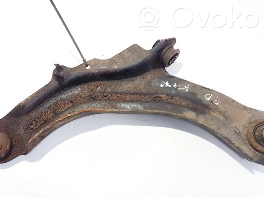 Querlenker Achsschenkel vorne   8200298454,8200298454