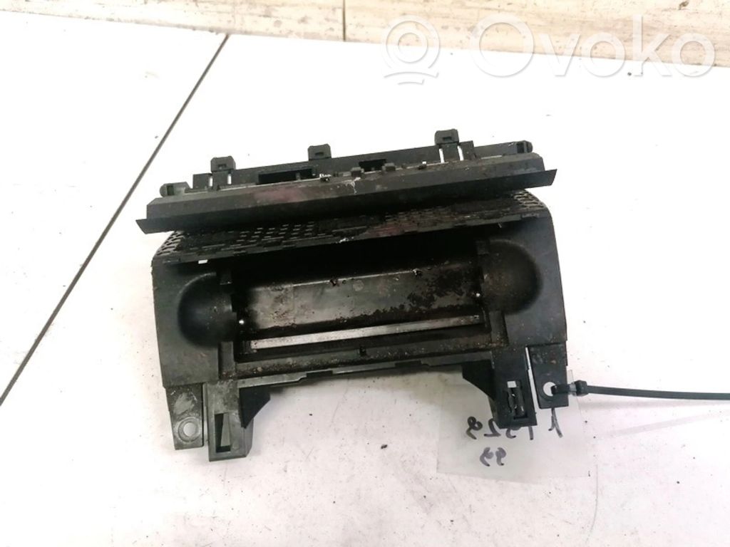 Audi A4 S4 B6 8E 8H Aschenbecher 