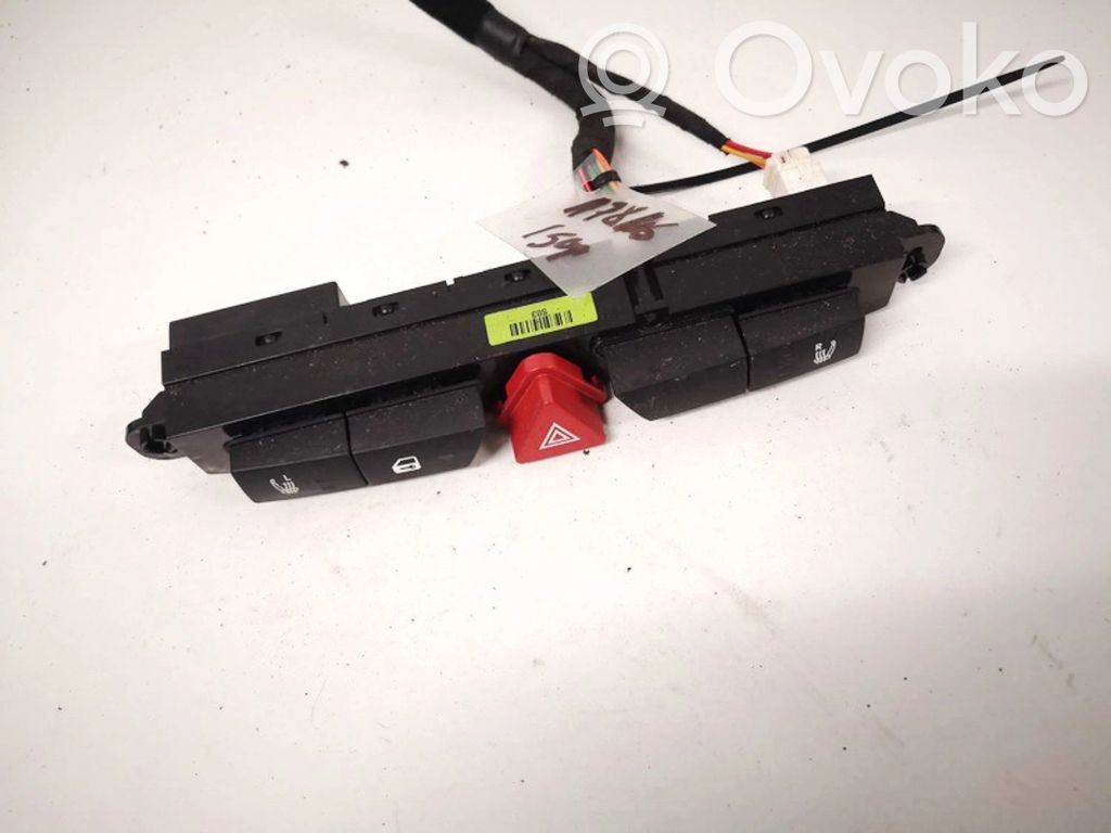KIA Ceed Interruttore luci di emergenza