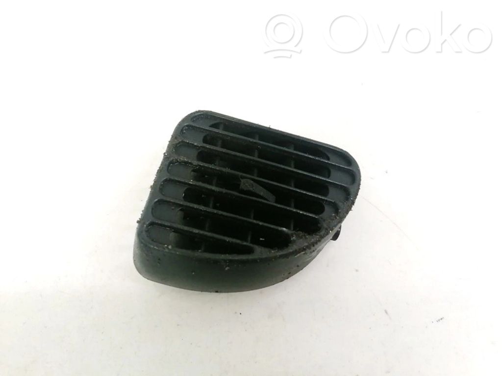 Rejilla de ventilación central del panel