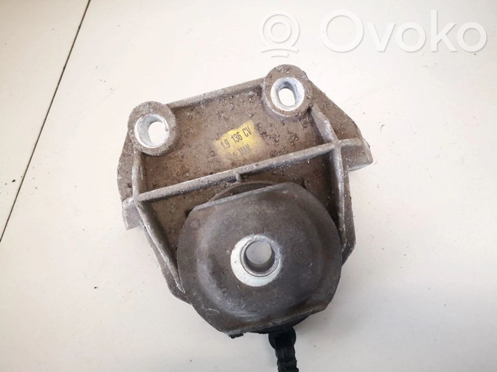 Supporto di montaggio del motore   468341160,468341160