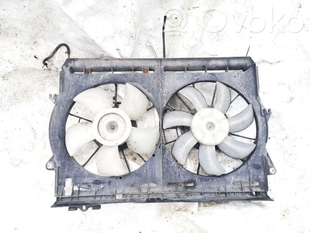 Toyota Corolla Verso AR10 Lüfterzarge