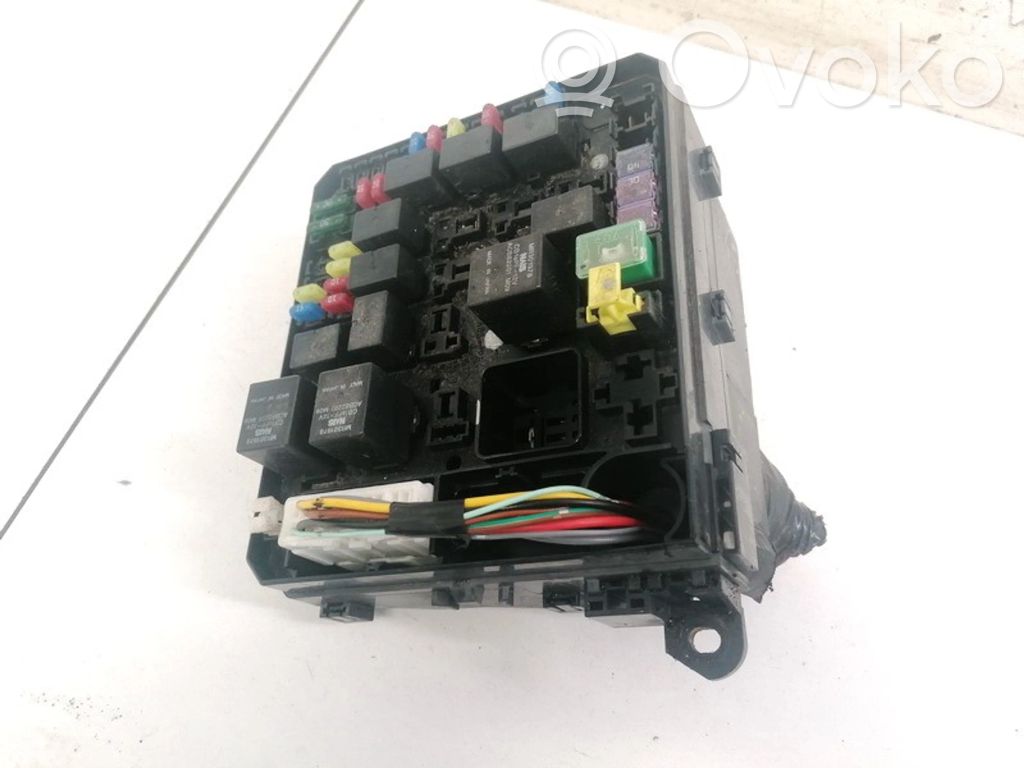 Toyota Corolla Verso AR10 Set scatola dei fusibili 