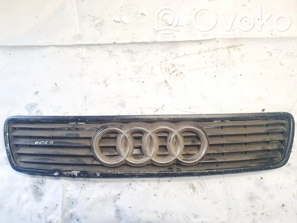Grille de calandre avant   8D0853651,8D0853651