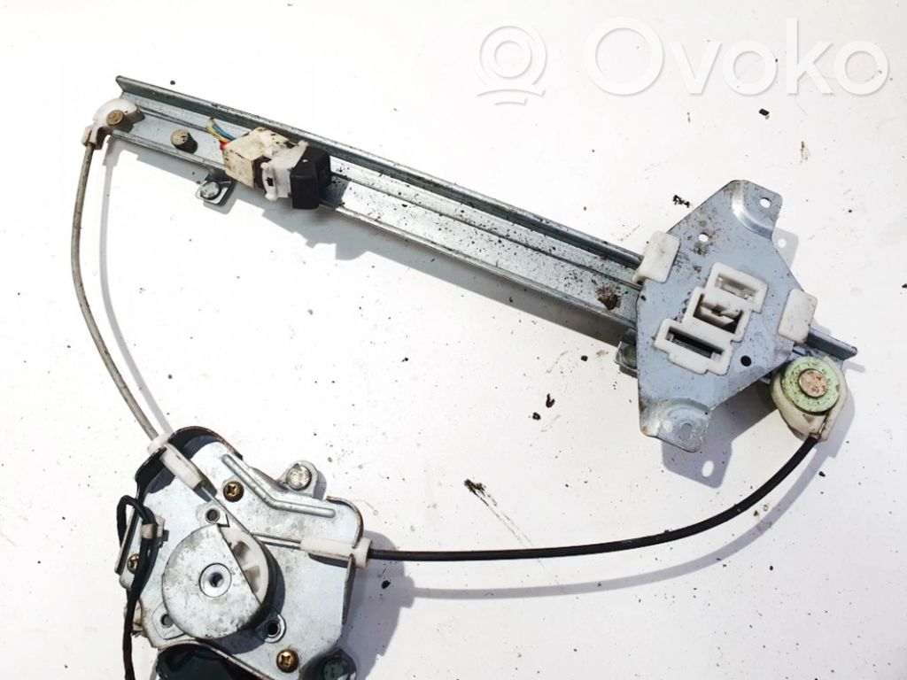 Regulador con motor de la ventanilla de la puerta corredera