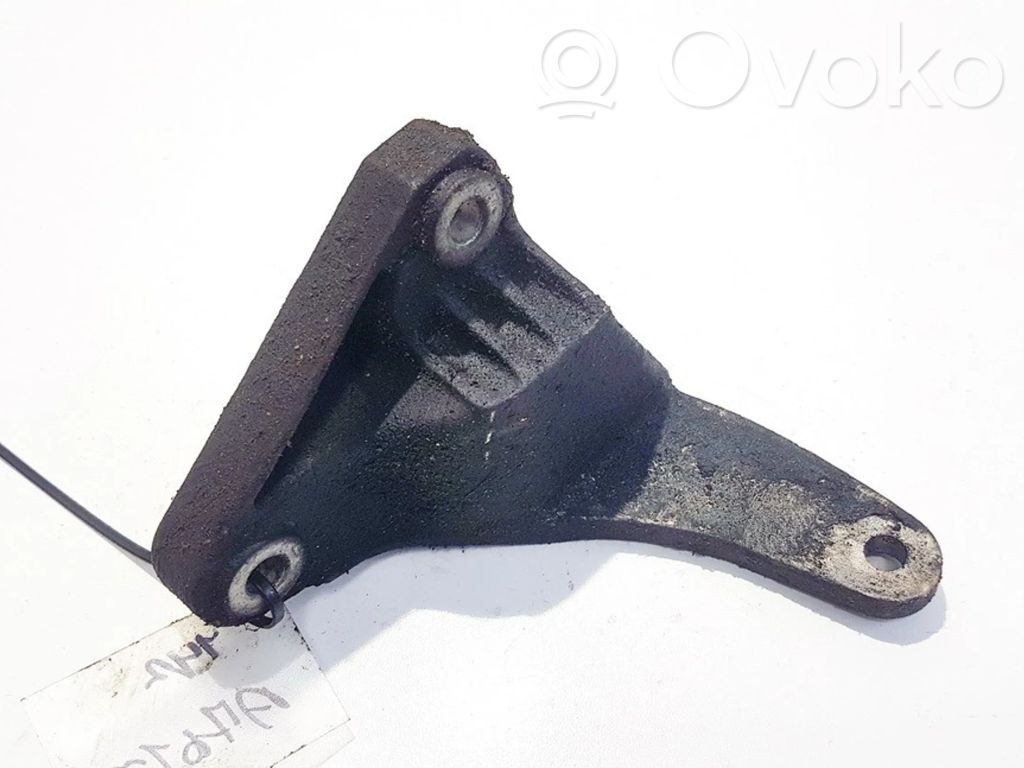 Jaguar X-Type Engine mounting bracket 