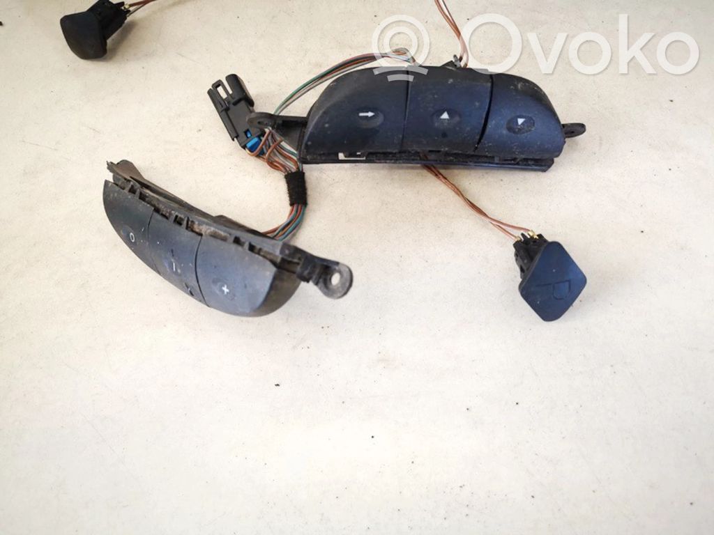 Opel Astra G Pulsanti/interruttori sul volante