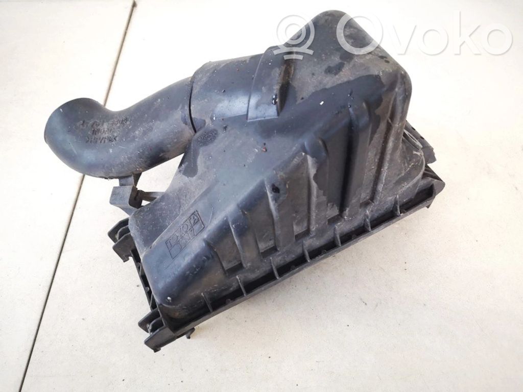 Toyota Yaris Obudowa filtra powietrza 