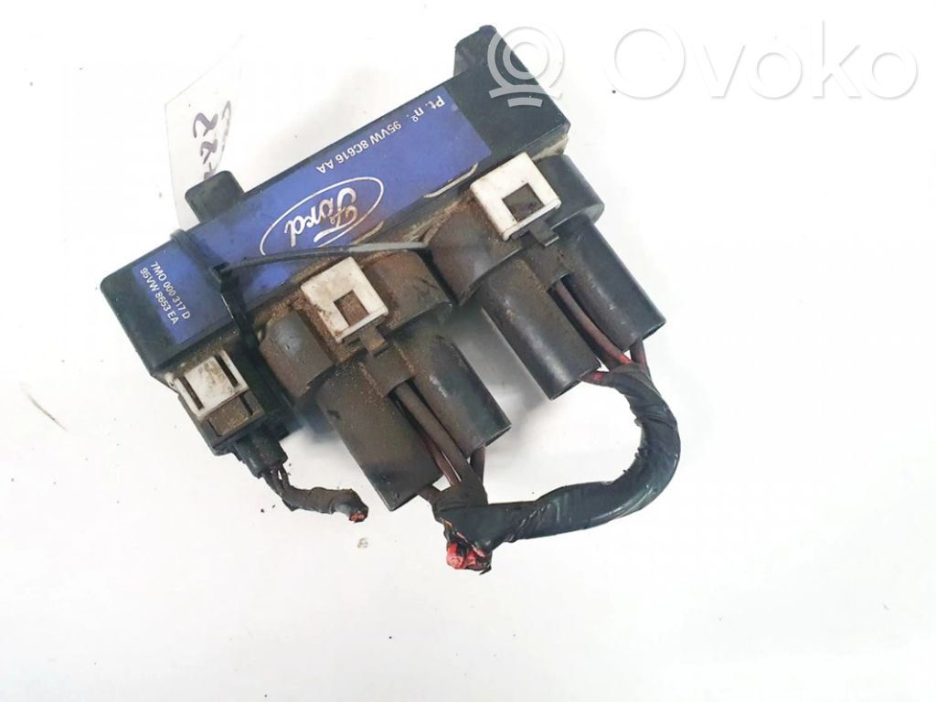 Relais Kühlerlüfter   7M0000317D,95VW8C616AA,7M0000317D,95VW8C616AA