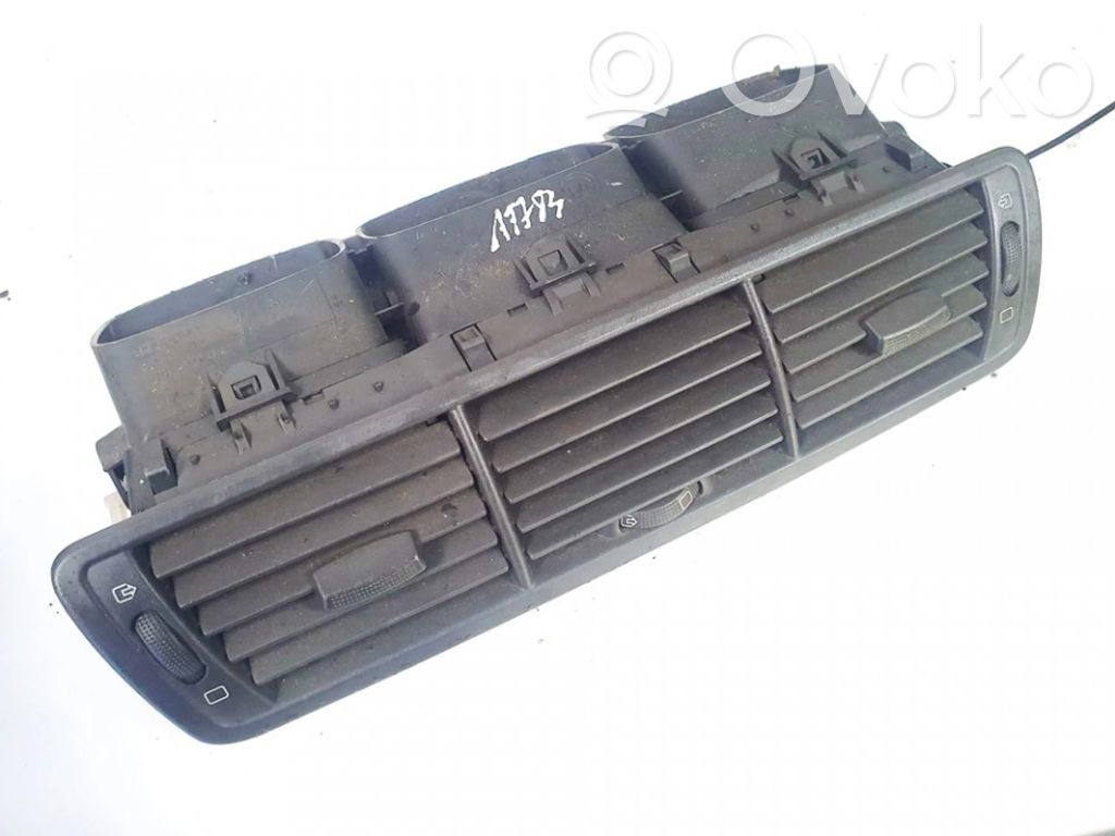 Grille d'aération centrale   1491965077,1846899,1491965077,1846899